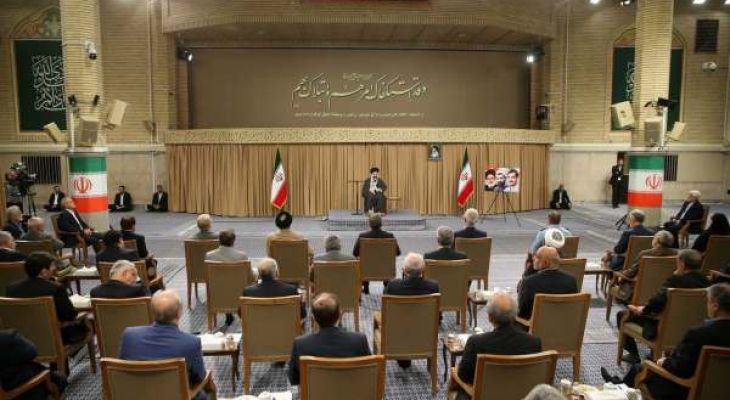 معیشت مردم مهمترین مسئله است