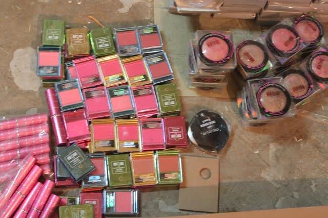 کشف لوازم آرایشی بهداشتی قاچاق