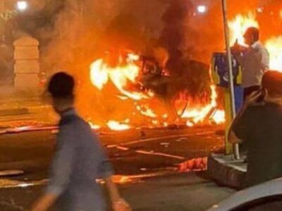 فتنه‌ها آمدند، ملت ایستاد