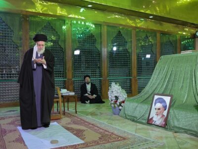 حضور رهبر انقلاب در حرم امام (ره) در آستانه دهه فجر