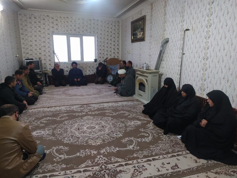 دیدار مسئولان میامی و کالپوش با خانواده شهید «علی سبحانی» در روستای دشت شاد