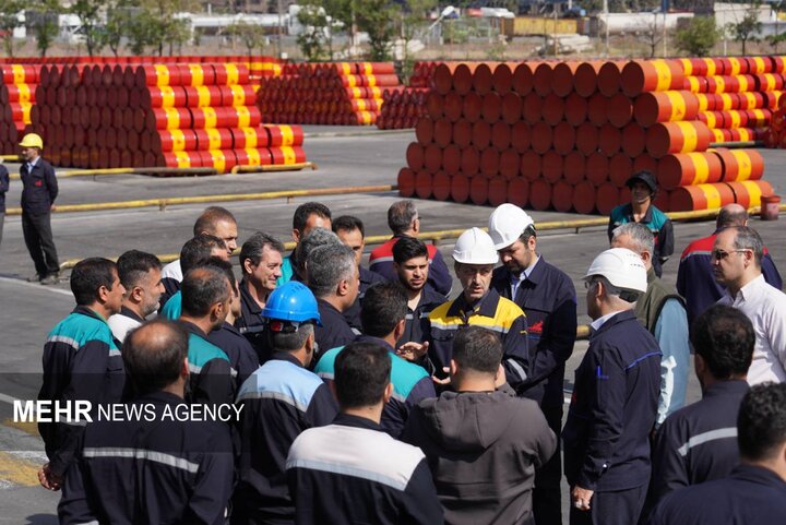 فتاح:هیچ کارگاه تولیدی در ستاد اجرایی حق تعدیل نیرو ندارد