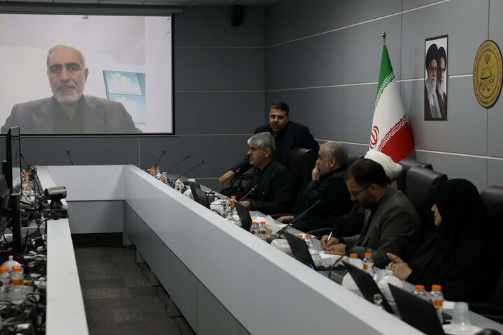 تاکید نمایندگان بر ضرورت حمایت از واحدهای آسیبدیده و کاهش قیمت خودرو