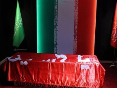 ورود پیکر رهبر شهید انقلاب به مصلی امام خمینی(ره)+ فیلم