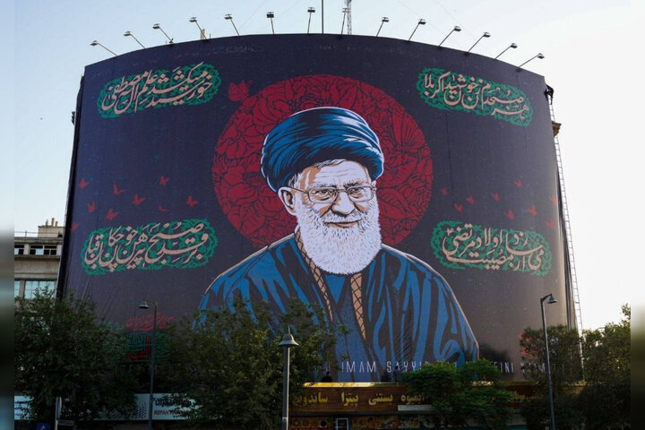 ایستگاههای راهآهن در ایام تشییع رهبر شهید انقلاب سیاه پوش شدند