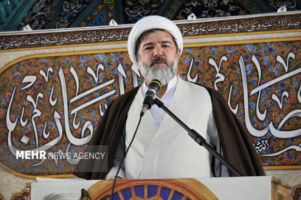 امام جمعه دیباج: مسیرهای سیلاب نباید با تصرف و ساخت‌وساز مسدود شود