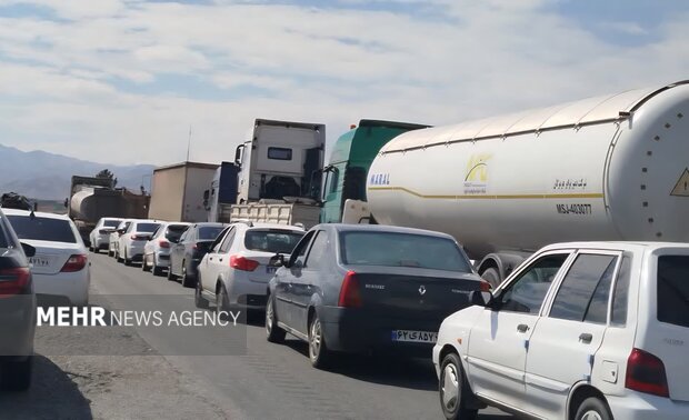 موج بازگشت زائران؛ ترافیک در محور مشهد ـ سمنان افزایش می‌یابد