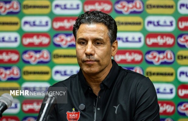 بازیکنان پرسپولیس کار را سخت کرده‌اند/ از خواست هواداران خوشم می آید