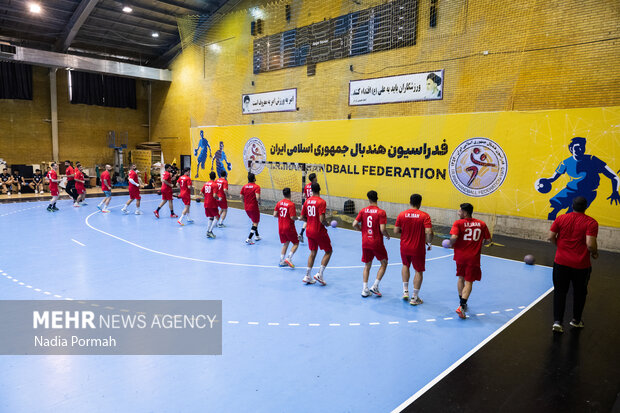 تیم ملی هندبال ایران راهی صربستان شد