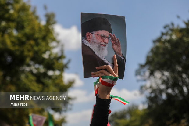 فرماندار گرمسار: مردم در شب‌های اقتدار پای دفاع از کشور ایستاده‌اند