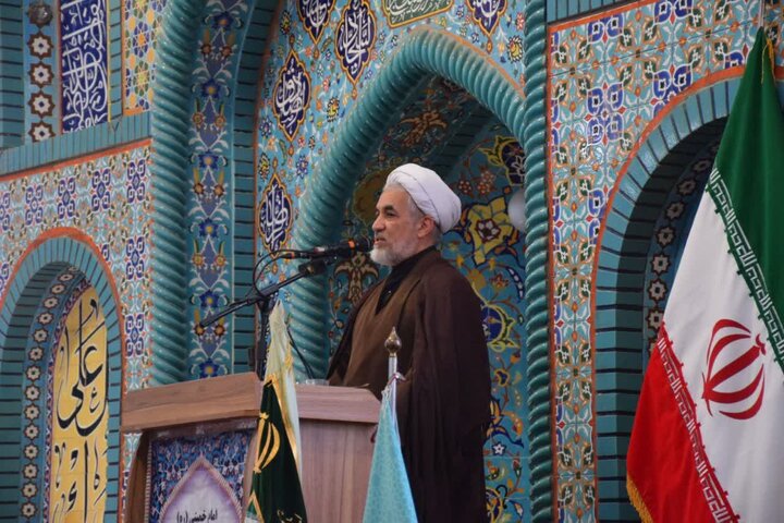 نظری: وحدت و انسجام ملی باید محور رفتار مسئولان باشد
