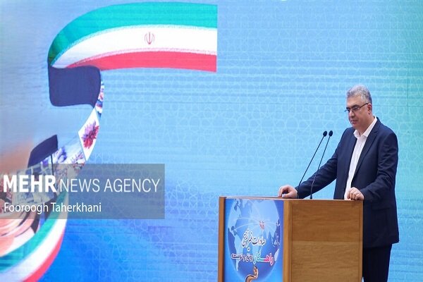 صادرات روزانه یک میلیارد دلار با اصلاح موانع داخلی امکان‌پذیر است